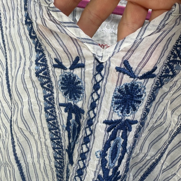 White and Blue Embroidered 3/4 Sleeve Tunic - Picture 3 of 5